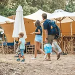 Роскошный шатер Lodg'ing Nature Camp Luberon
