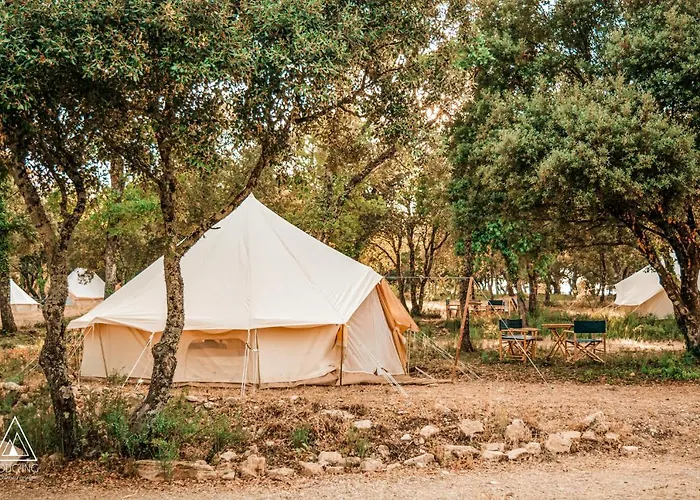 Lodg'ing Nature Camp Luberon * Saint-Michel-lʼObservatoire